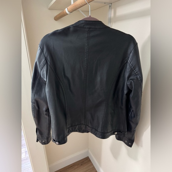 Jou Jou Black Leather Moto Jacket with Quilted Details - Picture 5 of 5